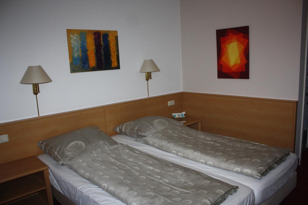 Landhotel Garni Am Muehlenwoerth Tauberbischofsheim Buitenkant foto