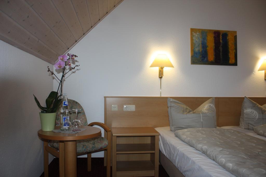Landhotel Garni Am Muehlenwoerth Tauberbischofsheim Buitenkant foto