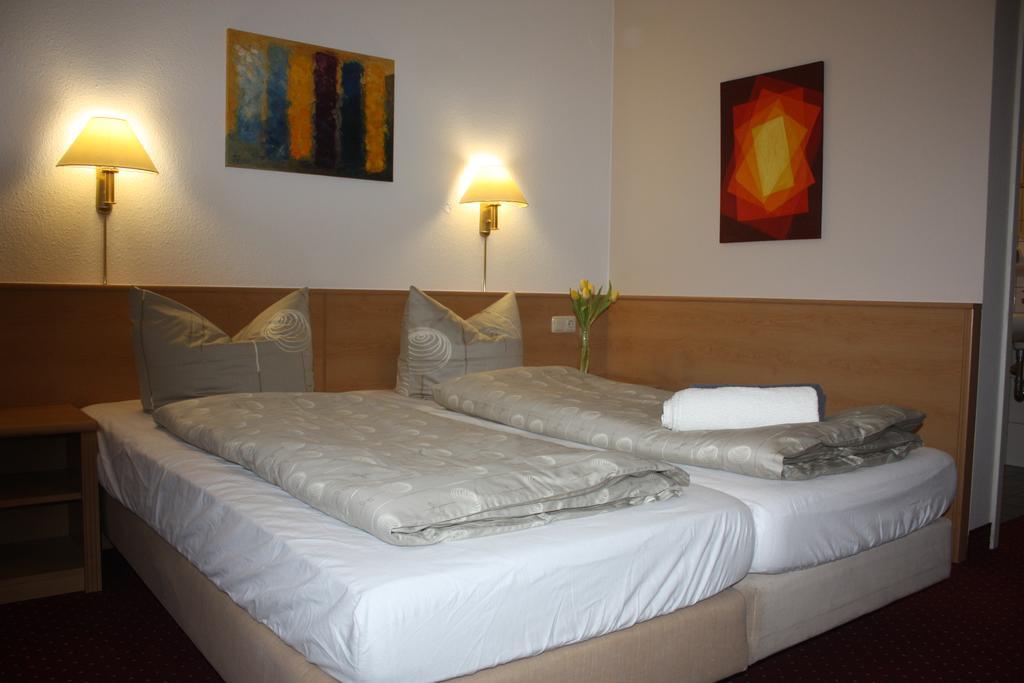 Landhotel Garni Am Muehlenwoerth Tauberbischofsheim Buitenkant foto