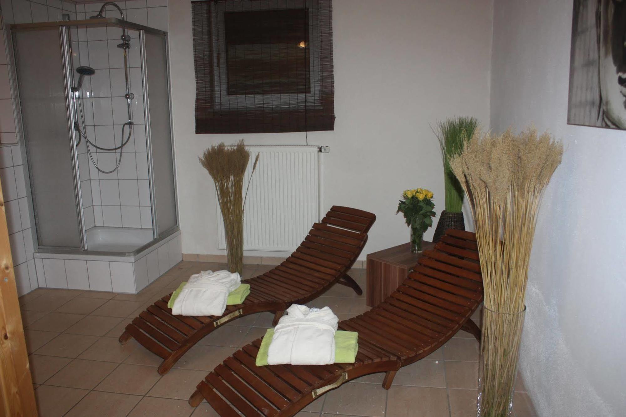 Landhotel Garni Am Muehlenwoerth Tauberbischofsheim Buitenkant foto